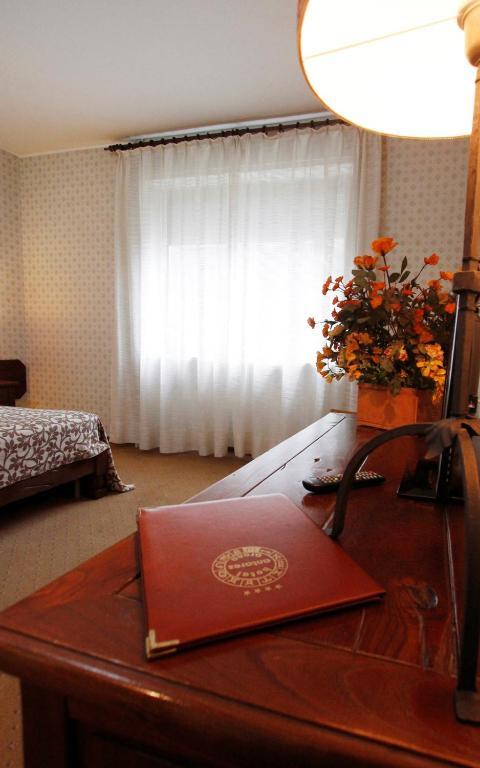 Hotel Antares Arona Εξωτερικό φωτογραφία