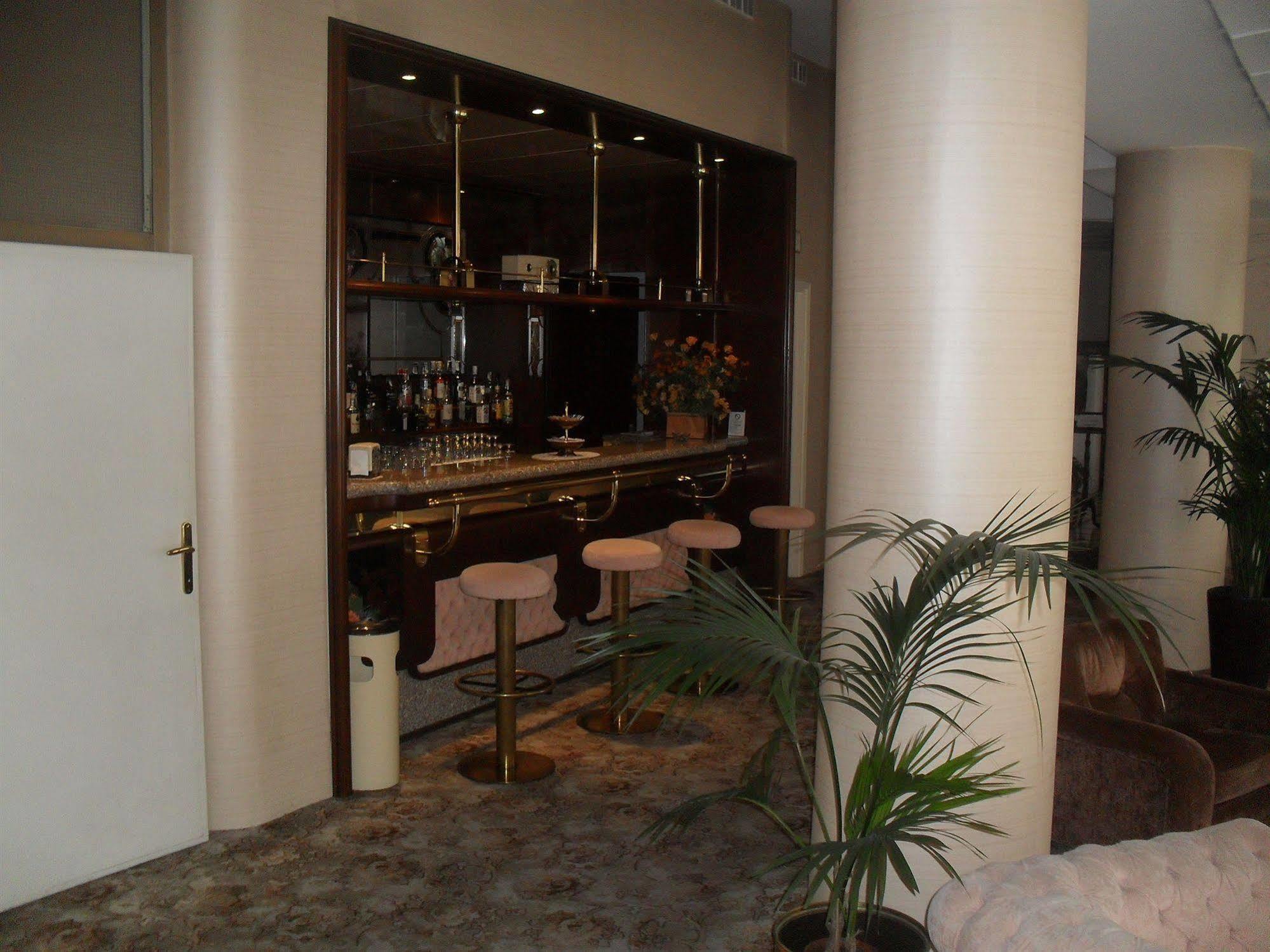 Hotel Antares Arona Εξωτερικό φωτογραφία