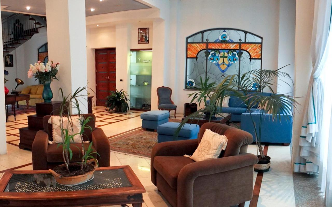 Hotel Antares Arona Εξωτερικό φωτογραφία
